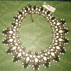 Bnwt Eva Mendes gold and ivory necklace